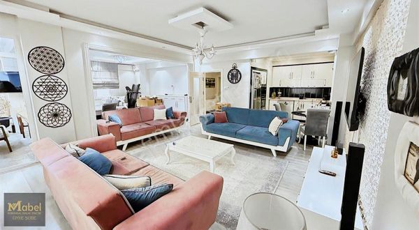 Mabel'dn Merkezi Konumda Ayrı Mutfaklı İçi Özel Yapılı Geniş 3+1