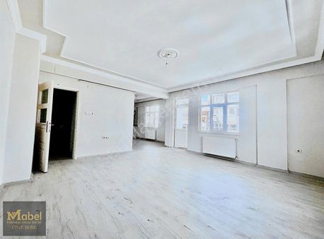 Mabel'den Meydana Yakın 3+1 Geniş Daire