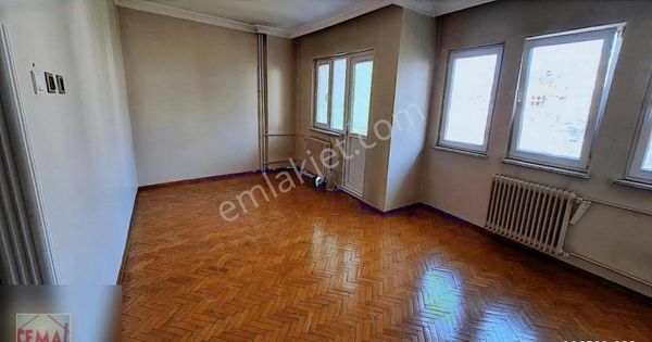 Cemal Emlak Bursa Yildirim Yeşil Namazgah Pazar Cd Çift Cep. Man