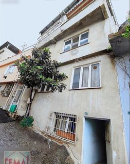 Cemal Emlak Bursa Yıldırım Kurtbasan 3 Katli Bodrumla 4 Kat 1+1