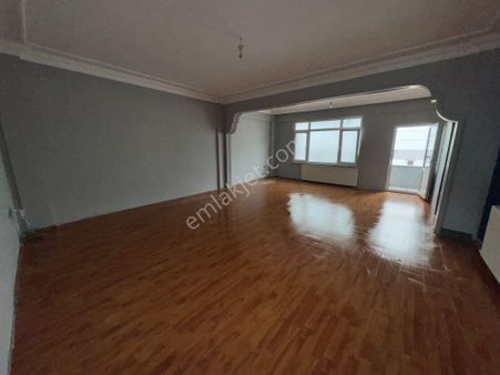 Taşdelen Merkezde Kiralık Ofis Katları 3+1-1+0