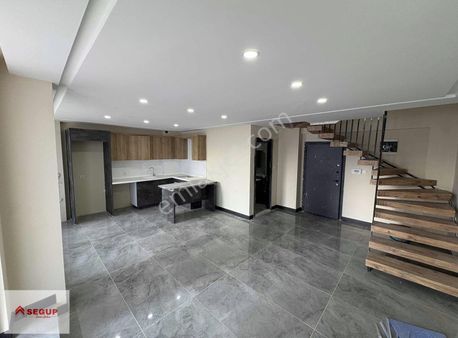 Yazlık Bölgesi Havuzlu Sitede 1+1 Loft Daire Fırsat Fiyata