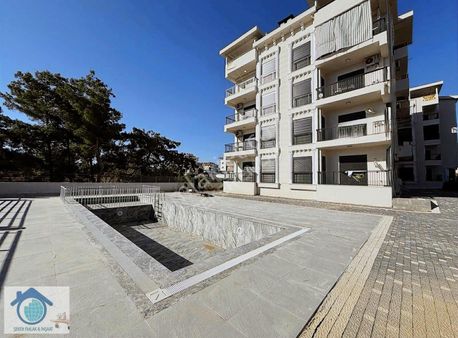 Sarılarda Lüx 2+1 Manzaralı Önü Açık Havuzlu Daire