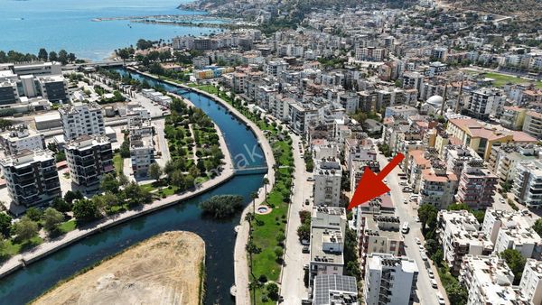 Gözde Konumda Deniz Manzaralı Geniş 2+1 Ve Dükkan