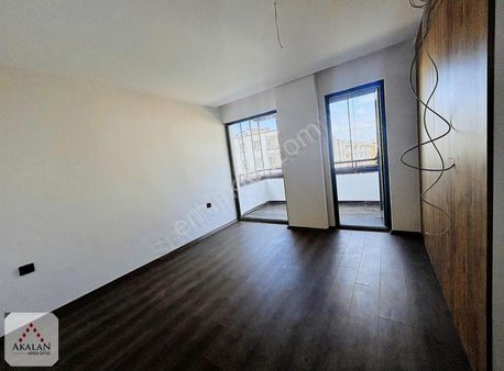 Cağaloğluna Cephe Sıfır C.balkonlu Lüks Arakat Fırsat 3+1