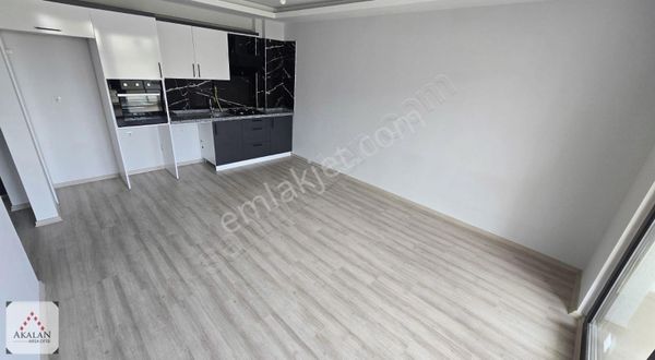 Atakum Körfezde Tramvaya 200metre Satılık 1*1