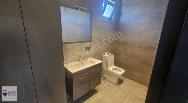 Atasehir Ferhatpaşa Da Kiralık 2650 M2 Iskanlı Plaza Komple Bina