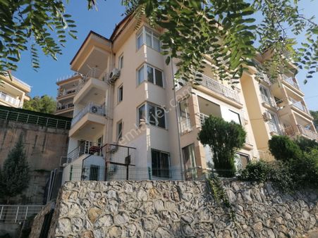 Site İçi Deniz Manzaralı Havuzlu 2+1 Eşyasız Satılık Daire