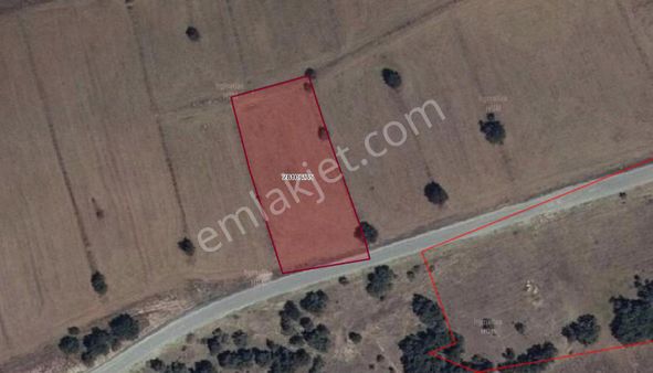 Recep Ümit Emlak'tan Karadere Köyünde Yatırıma Uygun Satılık 3417 M2 Tarla.