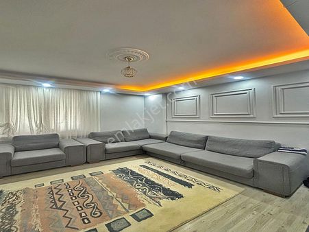 Cadde34 Yapı'dan Merkezi Konumda Balkonlu Yüksek Giriş 1+1 Satılık Daire