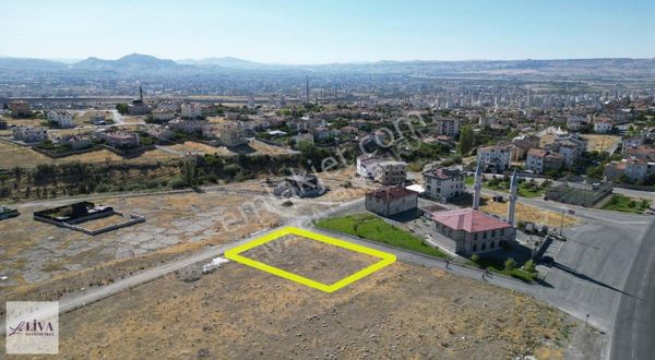 Liva'dan Mimarsinan'da Tek Tapu 887 M² Köşe Parsel