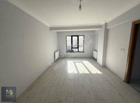 Medetoglundan Kızılpınar Atatürk Mah Satılık Sıfır 2+1