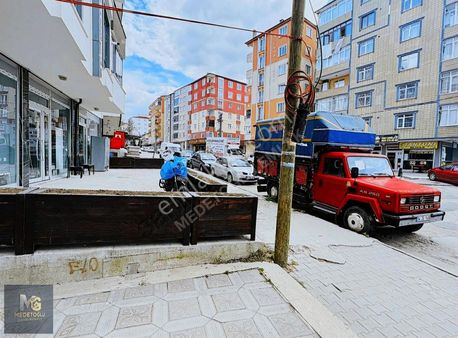 Medetoglu Gayrimenkulden Cadde De 380 M2 Dükkan