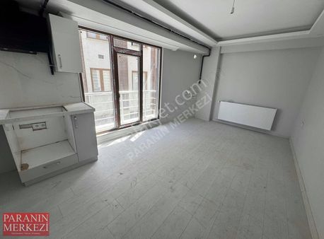 İskanlı Sıfır Bina 2+1 Ara Kat Cadde Üzeri Kaçmaz Fırsat !!!