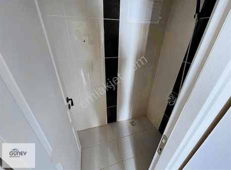 Güney,den Kiralık Soli Civarı Merkezi Konumda Geniş 3+1 Daire