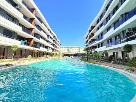 Güvenlık-acık/kapalı Havuz-otopark-hamam-sauna-cafe-yerden Isıtma-lüx-özel Bahçeli-akıllı Ev