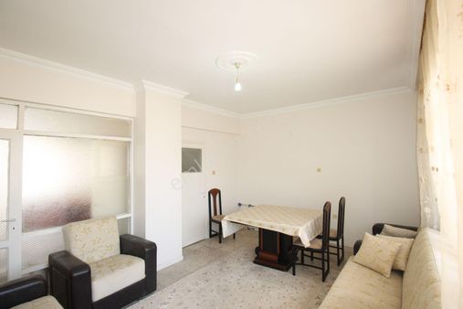 Retro’dan Emsallerinden Uygun Merkezi Konumda Fırsat 3+1