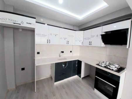 Yükselden Turhanbeyde Sıfır Yüksek Giriş Ön Cephe Lüks 1+1 Daire