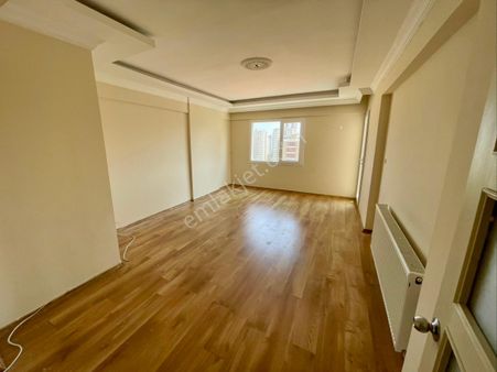 Pınar Ortaokulu Civari Türkmenbaşı Akdo Arkasi Site İci Hasarsiz 3+1 Kombili Kapali Mutfak Kiralik