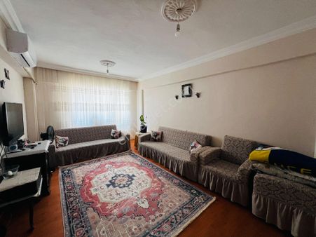 Konuksever 'de Kullanışlı Kiracılı 3+1 Daire