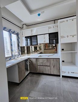 Üniversite Cad. Groseri Market Civarı 2+1 Kiralık Daire