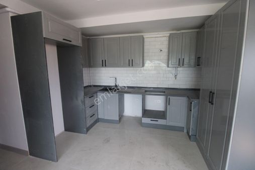 Mezitli Yaşar Doğu Daddesi Üzerinde Site İçerisinde Satılık 2+1 Daire