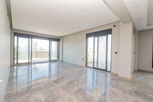 Çankaya Mahallesi Massa Life Sitesi 250 M2 Satılık 4+1