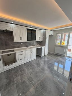 Ayni Ali Mahallesi 2+1 100m2 6katlının 4katı Petek Kombili Cadde Üzeri Kapalı Mutfak