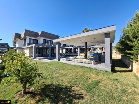 Didim Efeler'de 580 M2 Arsa İçinde ,full Sıfır Esya,ultra Lüks Tam Müstakil Villa