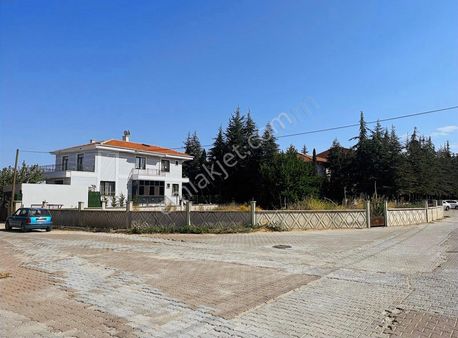 Yatırım Fırsatı..sağır Ve Dilsizler Okulu Yanı 650m² Köşe Parsel