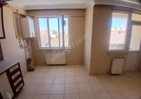 Güllük Mahallesinde Satılık Amerikan Mutfaklı 1+1 Apart Daire