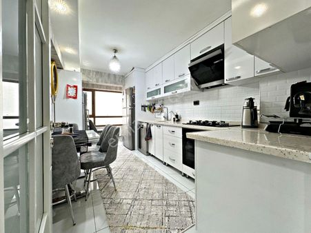 Kuşcağız'da Cadde Üzeri 3+1 Daire