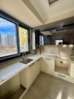 Atalay Gayrimenkul‘dan Kent Meydanı Satılık 2+1 Fırsat Daire