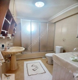 Avcılar D.köşklerde Metrobüse Yakın 3+1 Satılık Ara Kat Daire