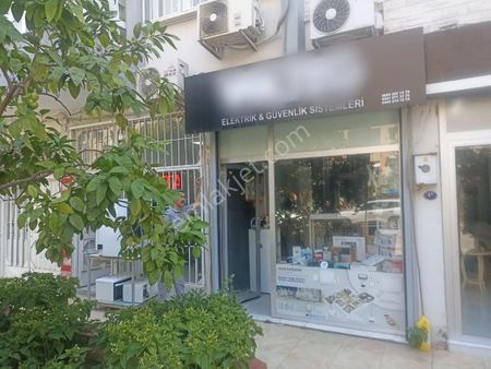 Bayraklı Manavkuyu Mahallesinde Kiralık Dükkan/ofis