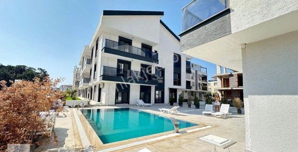 Didim Altınkumda Havuzlu Asansörlü Site İçerisinde 1+1 Daire