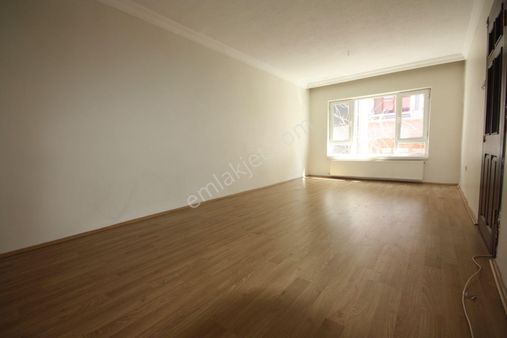 Bahçelievler Azerbaycan Caddesinde 3+1 Katta Kombili