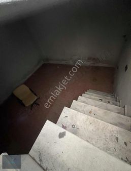 Vehbi Günaçtı Okulu Yakınında Satılık Dükkan