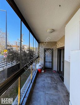 Bal Gayrimenkul-kasımpaşada Caddeye Yakın Temiz 2+1 Daire