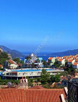 Ege Emlak Yatırımdan Havuzlu Sitede 5+1 Villa