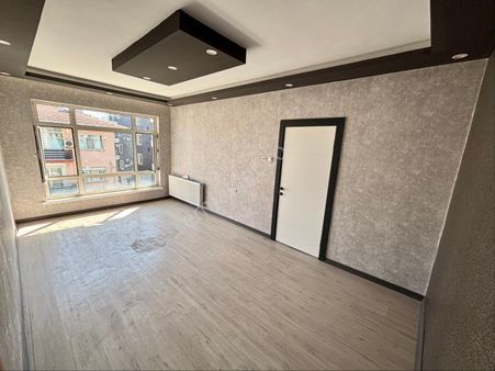 Dışkapı Hastane Dibi 3. Kat Full Yapılı Bağımsız Ön Cephe Çift Balkonlu