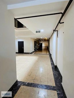 Turyap'tan Bayraklı Toki'lerde Satılık Kapalı Mutfak 2+1 Daire