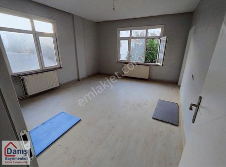 Bulgurlu Cumhuriyette 3.kat 100m2 2+1 Yenilenmiş Balkonlu Daire