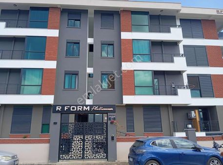 Pazarcı Mahallesinde Üniversiteye Yakın Kiralık Havuz 1+1 Daire