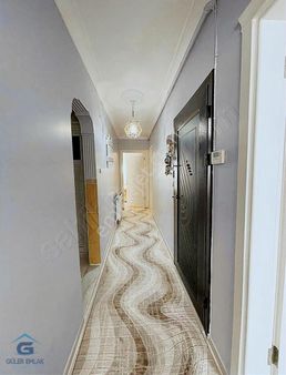 Çarşı Merkezde Bakımlı Ara Kat 2+1 Daire