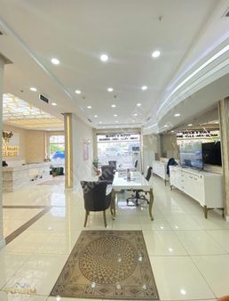 Yuvam Gayrimenkulden Cumhurıyette 400m2 Devren Dükkan