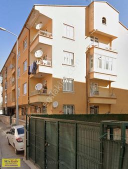 Sultanmesut Mahallesi Nun Otel Civarı Son Kat 3+1 Satılık Daire