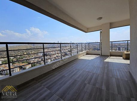 Ankara'da Tek 7+2 Kiralık Manzaralı 320 M² Üç Asansörlü