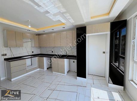 Zirve'den Yeşiltepe Mahallesi 4+1 Lüx Yapılı 1.kat Fırsat Daire!