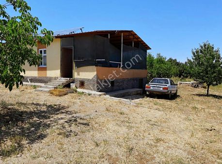 Tok Emlaktan Satilik Ev Ve Bahçe